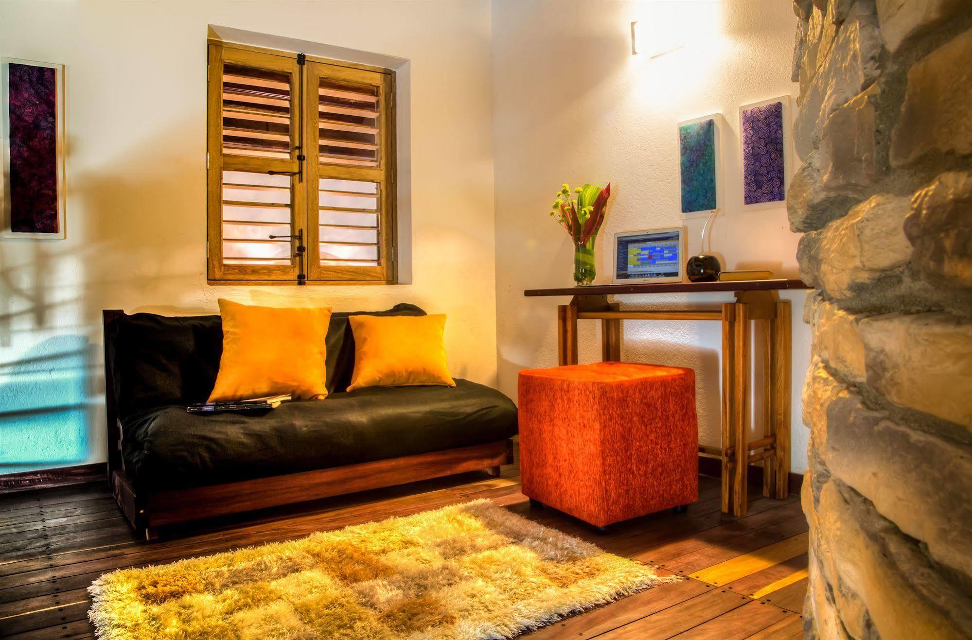 Casa de Leda, a Kali Hotel Santa Marta  Luaran gambar A living room in a house